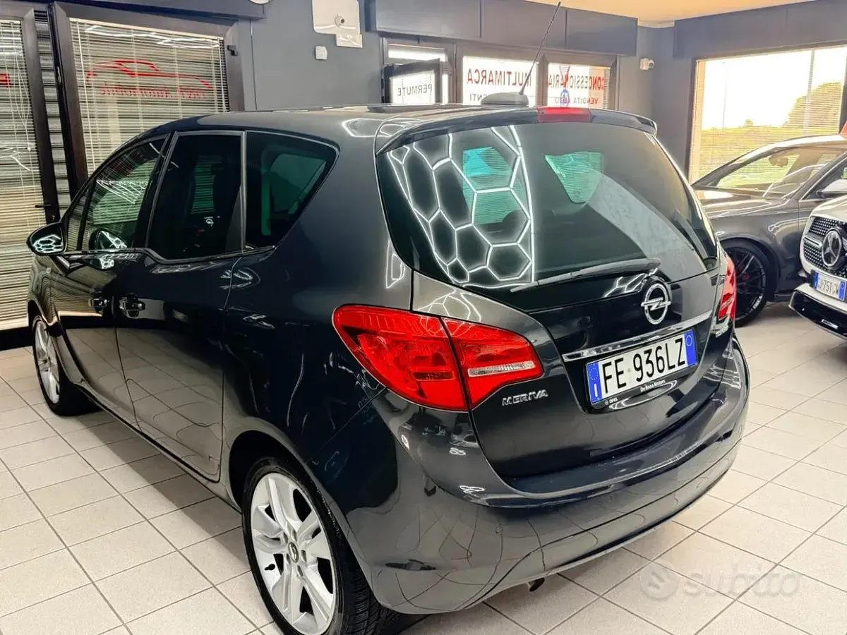 Usata Opel Meriva Cosmo 120 CV (88 kW) 2016 Grigio Monovolume
