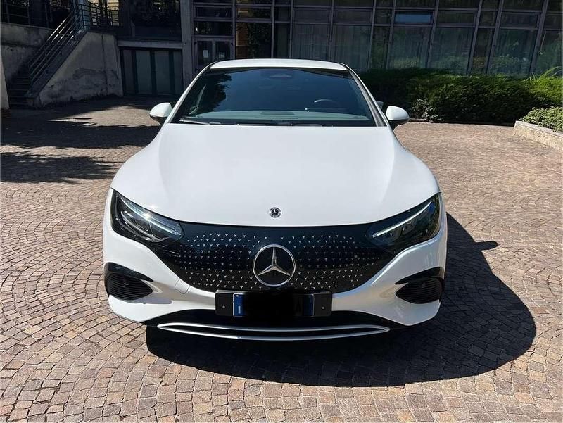 Usata 2023 Mercedes EQE300 Advanced Tre volumi | 47.500 € (Buon prezzo) - Immagine 1/4
