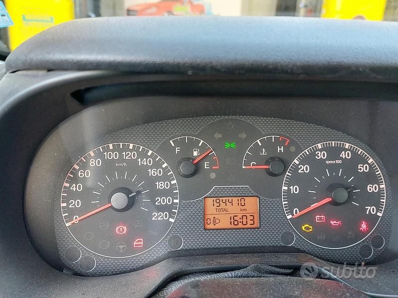 Usata 2006 Fiat Grande Punto Due volumi | 2500 € - Immagine 1/4