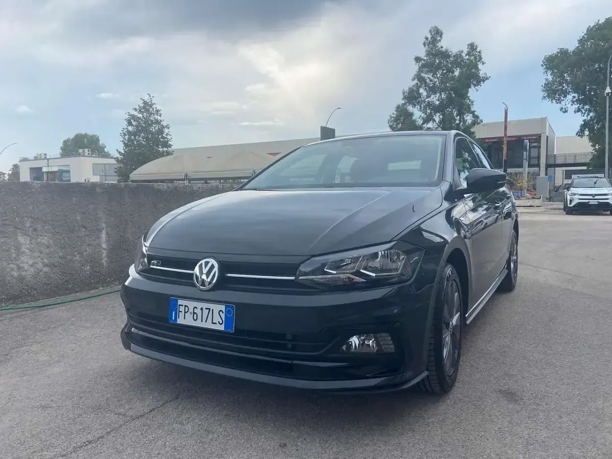 Usata VW Polo Highline 95 CV (69 kW) 2018 Grigio Utilitaria