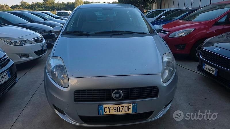 Usata Fiat Grande Punto 77 CV (56 kW) 2006 Grigio Utilitaria