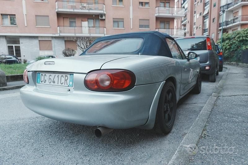 Usata Mazda MX5 110 CV (80 kW) 2003 Cabrio