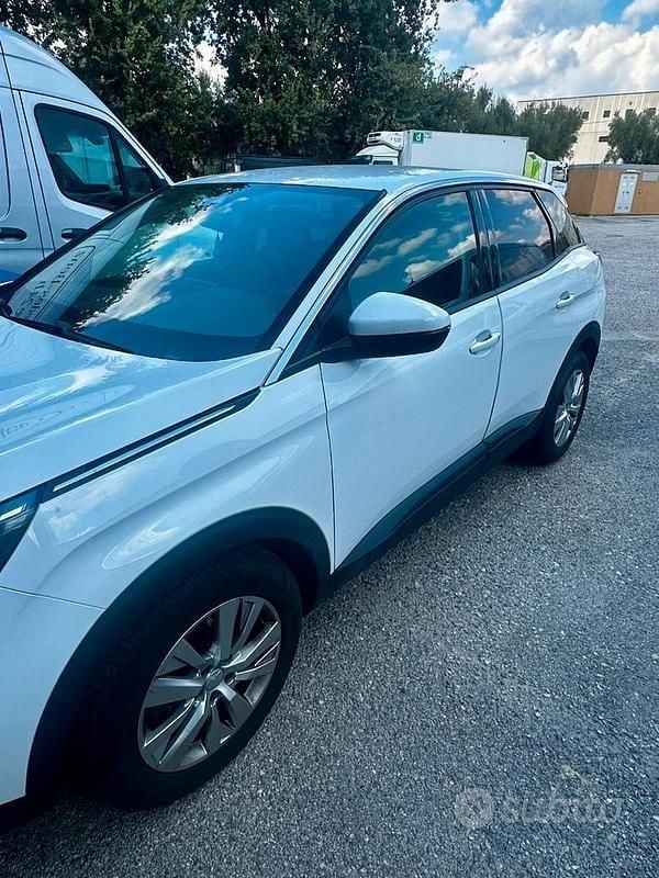 Usata Peugeot 3008 130 CV (95 kW) 2024 Bianco SUV