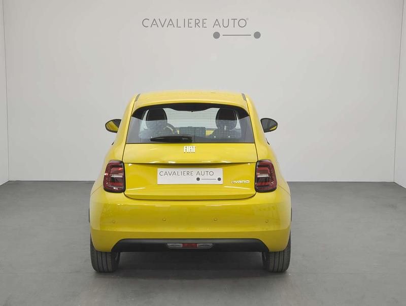 Nuova Fiat 500 65 CV (47 kW) 2026 Oro Utilitaria