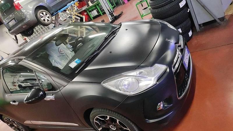 Nero Usata 2011 Citroën DS3 Tre volumi | 4000 € (Buon prezzo) - Immagine 1/3
