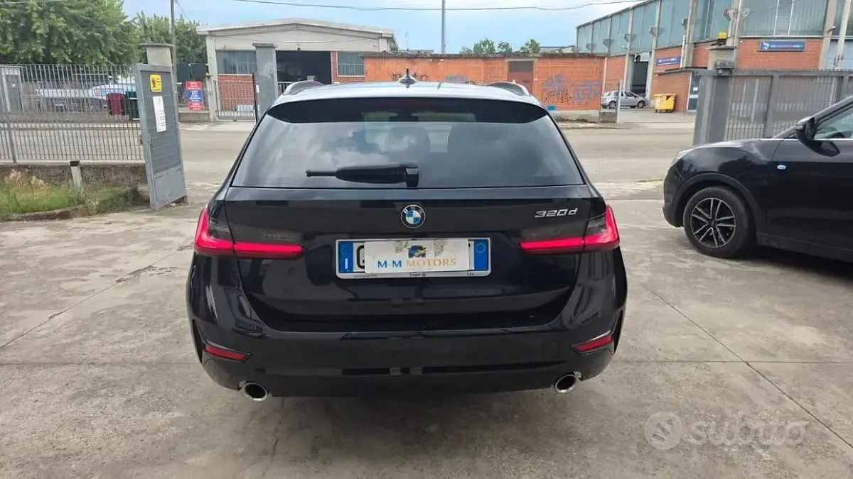 Usata BMW 320 Sport Line 190 CV (139 kW) 2022 Nero Station wagon
