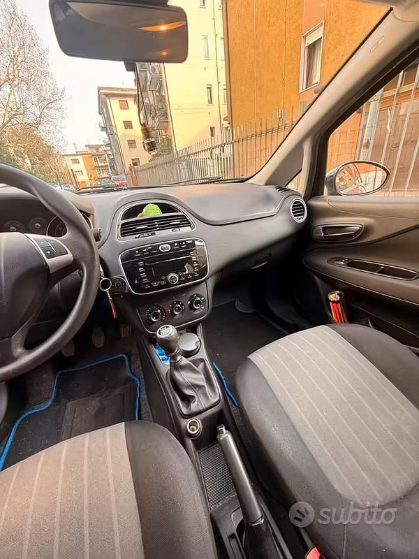 Usata Fiat Grande Punto 77 CV (56 kW) 2017 Utilitaria