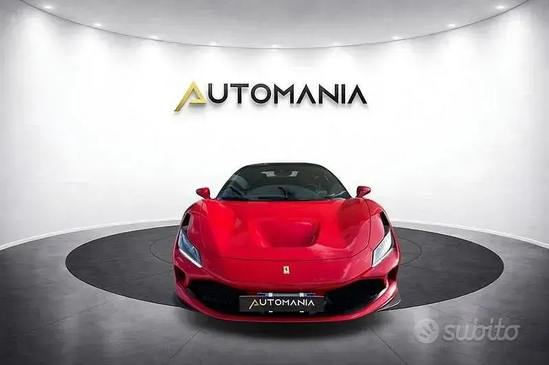 Usata Ferrari F8 721 CV (530 kW) 2022 Rosso Coupé