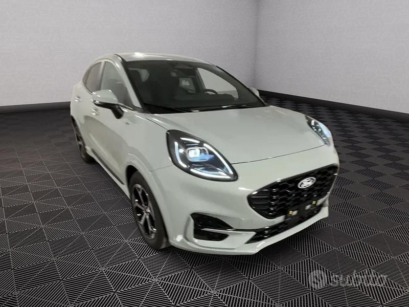 Grigio Nuova 2025 Ford Puma ST-Line Station wagon | 22.950 € (Buon prezzo) - Immagine 1/4