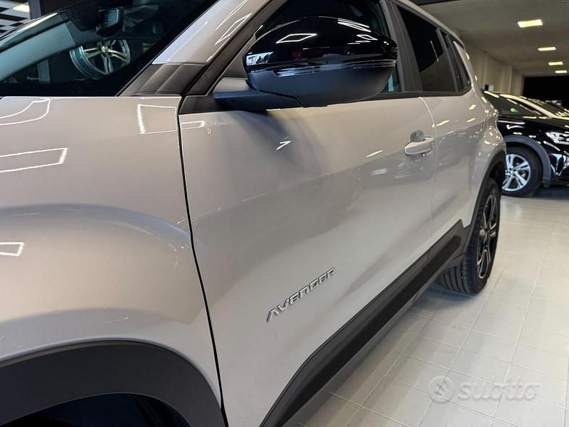 Nuova Jeep Avenger Summit 101 CV (74 kW) 2025 Grigio SUV