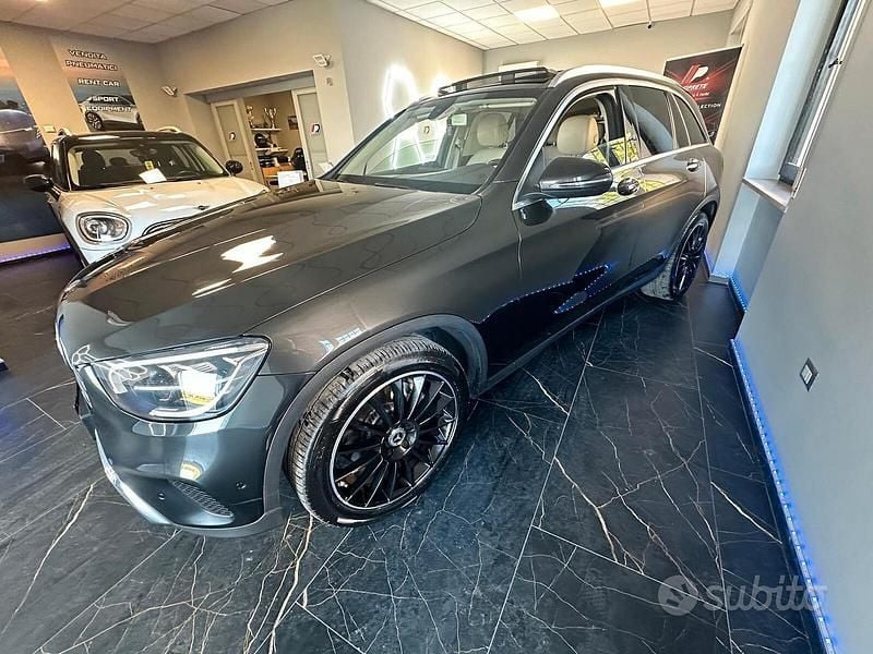 Usata Mercedes GLC200 Executive 163 CV (119 kW) 2019 Grigio SUV