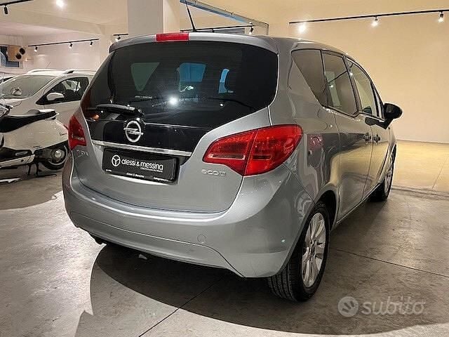 Usata Opel Meriva 95 CV (69 kW) 2012 Grigio Monovolume