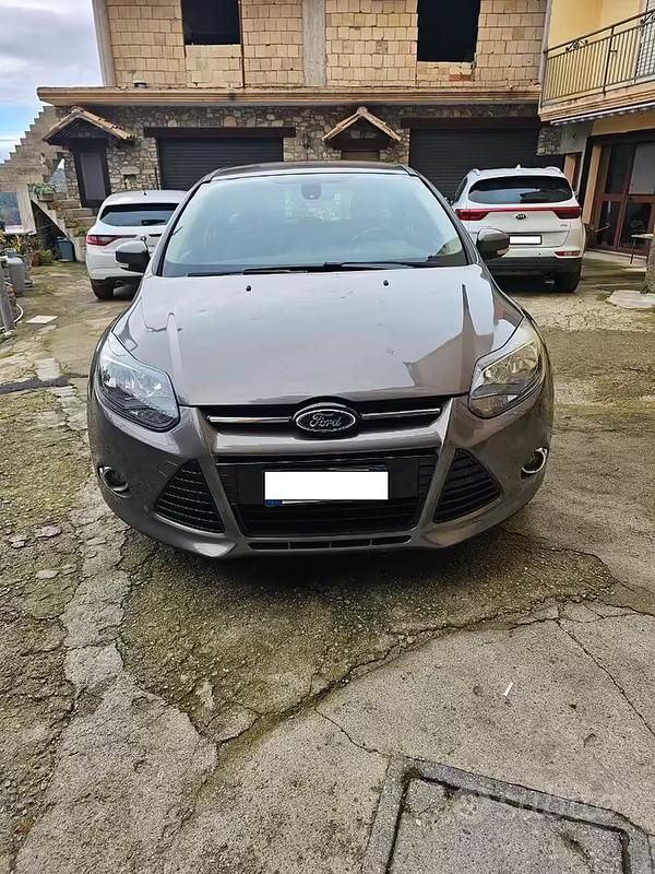 Begagnad Ford Focus 2014 Sedan