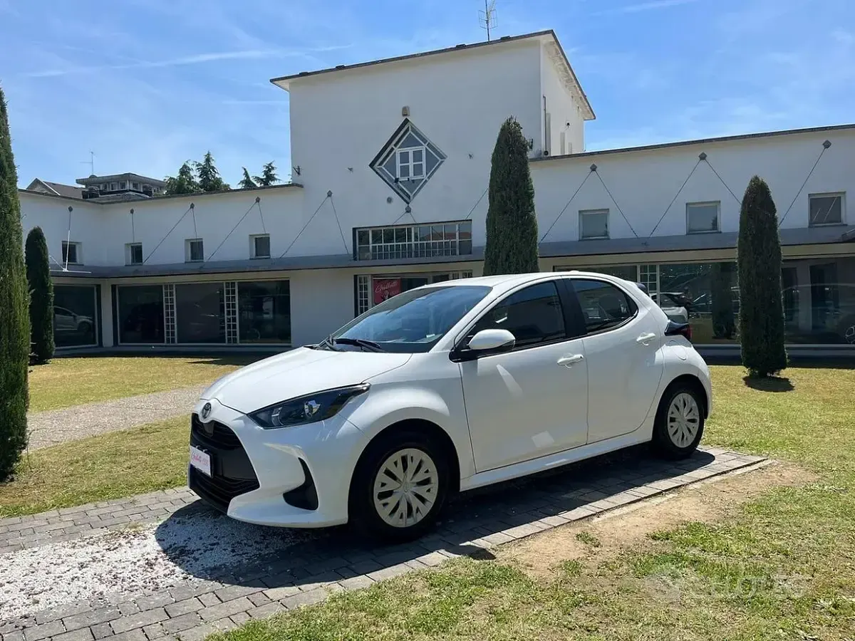 Usata Toyota Yaris Active 116 CV (85 kW) 2024 Utilitaria