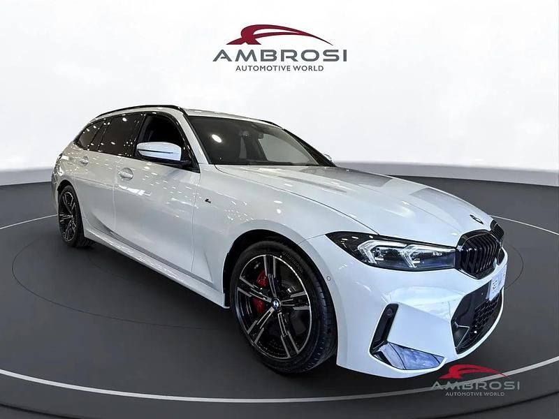 Nuova BMW 320 Comfort Edition 190 CV (139 kW) 2025 Alpin white pastello Station wagon