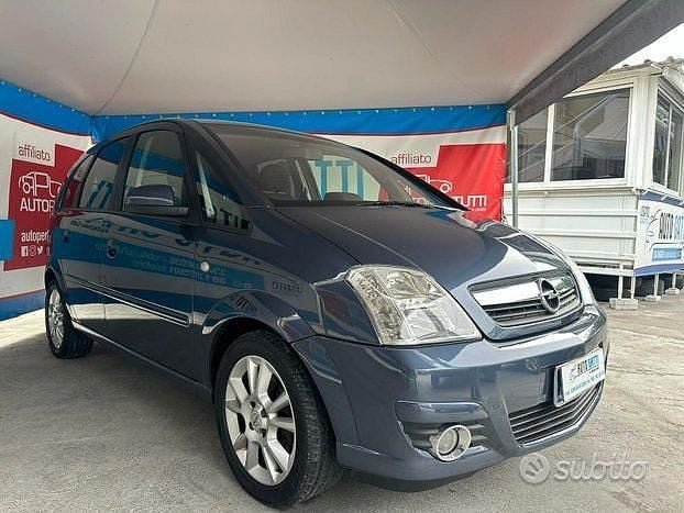 Usata Opel Meriva Cosmo 105 CV (77 kW) 2009 Blu Monovolume