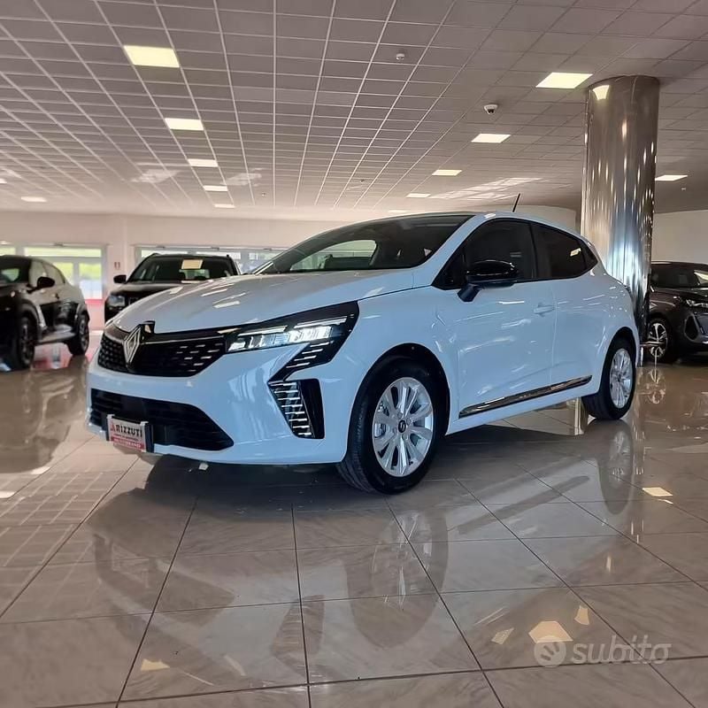 Ny Renault Clio V Evolution 101 HK (74 kW) 2025 Vit Sedan