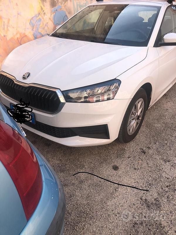 Bianco Usata 2021 Skoda Fabia Tre volumi | 14.500 € (Cara) - Immagine 1/4