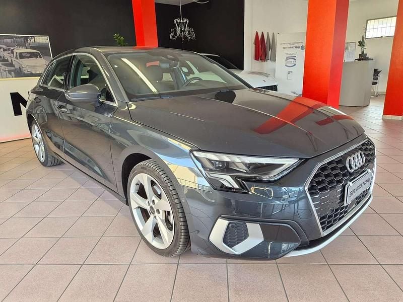 Usado Audi A3 Advanced 150 CV (110 kW) 2023 Gris Berlina