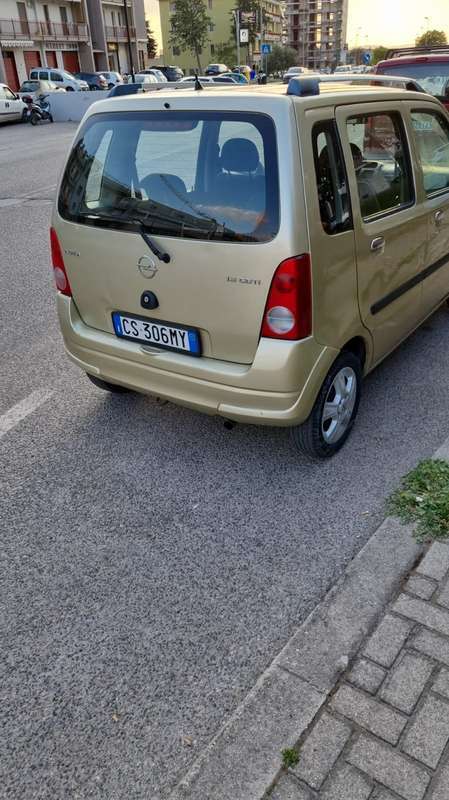 Usato 2005 Opel Agila 1.2 Diesel 69 CV (3.950 €)