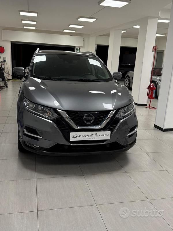 Usata Nissan Qashqai Tekna 130 CV (95 kW) 2017 Grigio SUV
