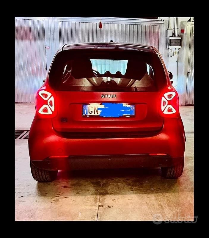 Usata Smart ForTwo Electric Drive 60 kW (82 CV) 2023 Rosso