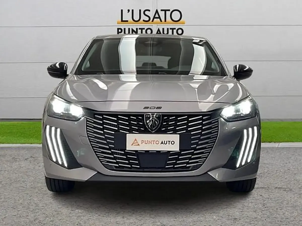 Usata Peugeot 208 Allure 101 CV (74 kW) 2025 Grigio Utilitaria