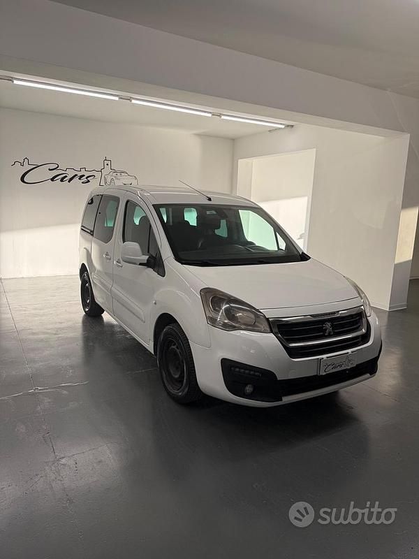 Bianco Usata 2018 Peugeot Partner Tepee Active Monovolume | 3000 € (Molto cara) - Immagine 1/4