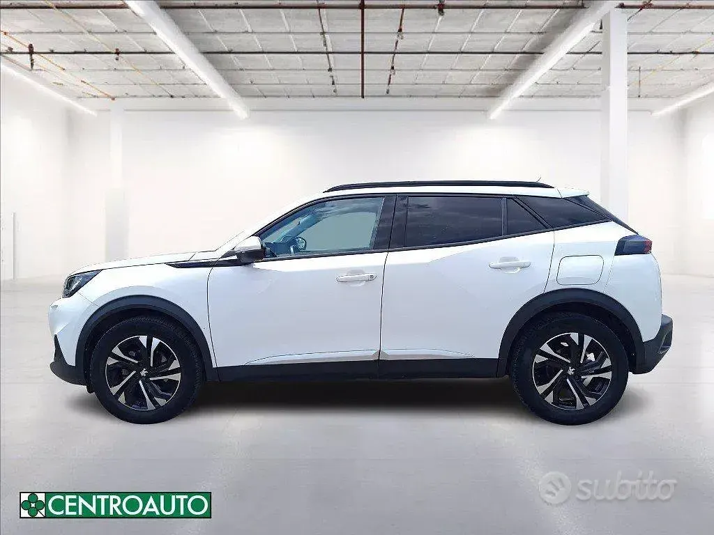 Usata Peugeot 2008 Allure 131 CV (96 kW) 2021 Bianco pastello SUV
