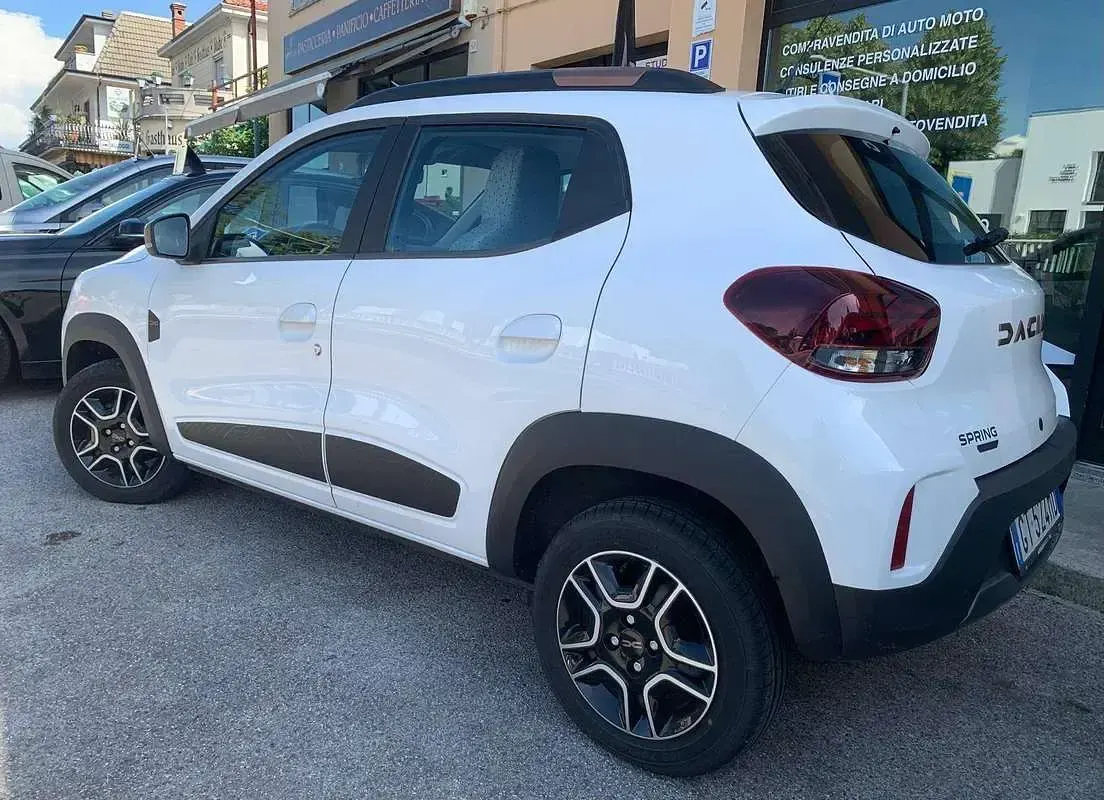 Usata Dacia Spring Extreme 19 kW (26 CV) 2024 Bianco Utilitaria