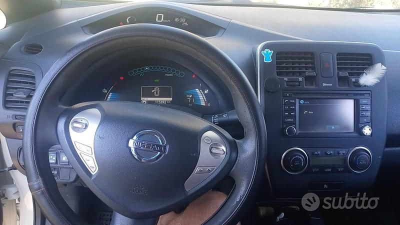 Usata Nissan Leaf 80 kW (109 CV) 2016 Bianco Utilitaria