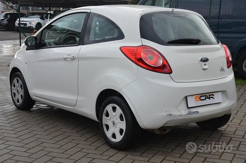 Usata Ford Ka 69 CV (50 kW) 2015 Bianco Berlina