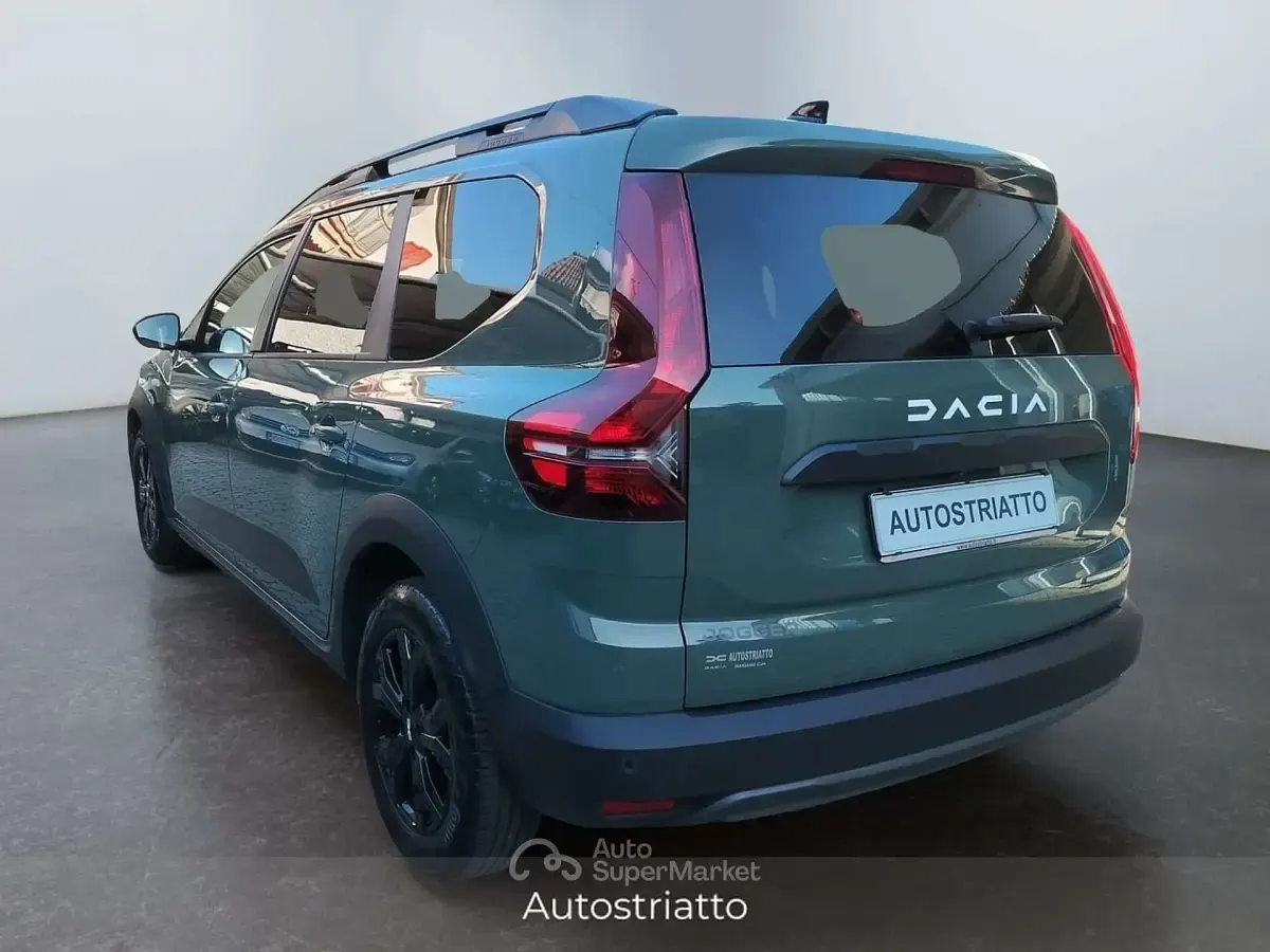 Usata Dacia Jogger Extreme 101 CV (74 kW) 2023 Verde Monovolume