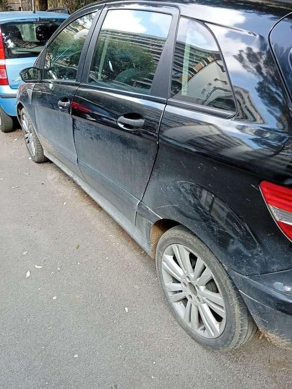 Usata Mercedes B180 109 CV (80 kW) 2008 Nero Monovolume