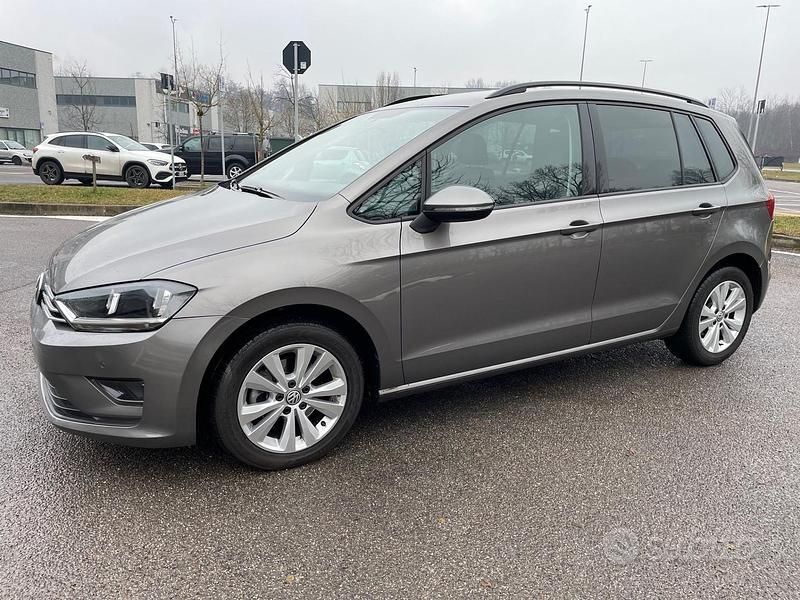 Usata VW Golf Sportsvan Executive 115 CV (84 kW) 2017 Grigio Monovolume
