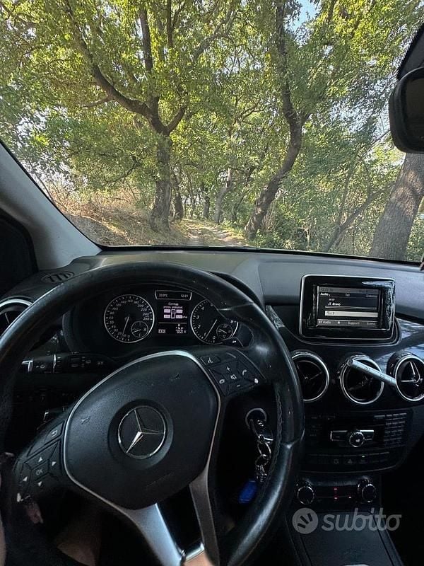 Usata Mercedes B200 2014 Bianco Monovolume