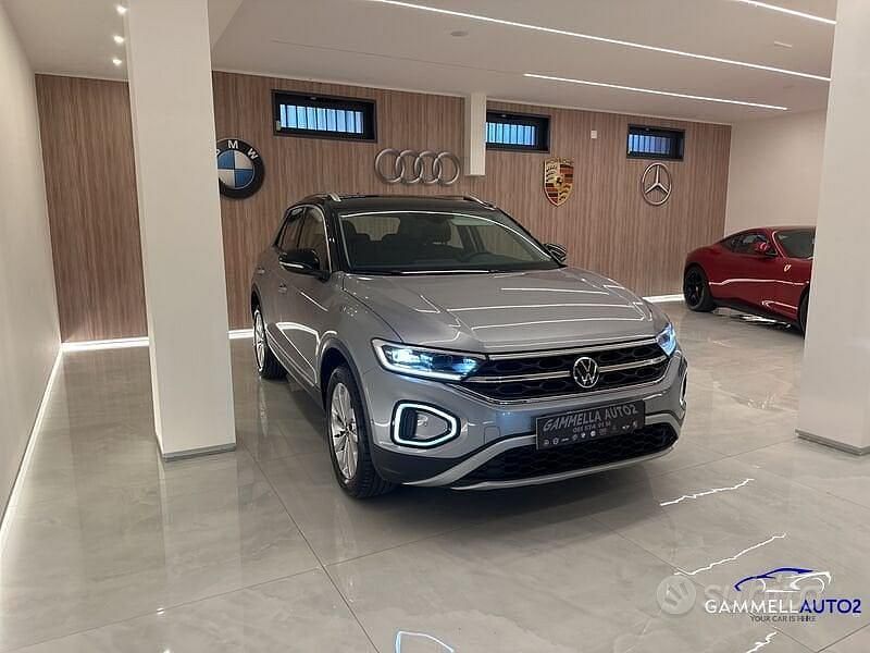 Usata VW T-Roc Life 116 CV (85 kW) 2024 Grigio SUV