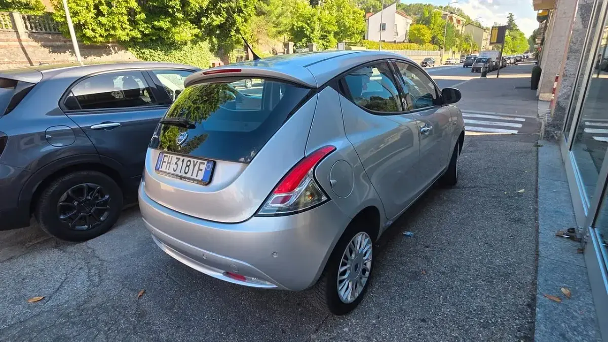 Usata Lancia Ypsilon S 95 CV (69 kW) 2017 Grigio Utilitaria