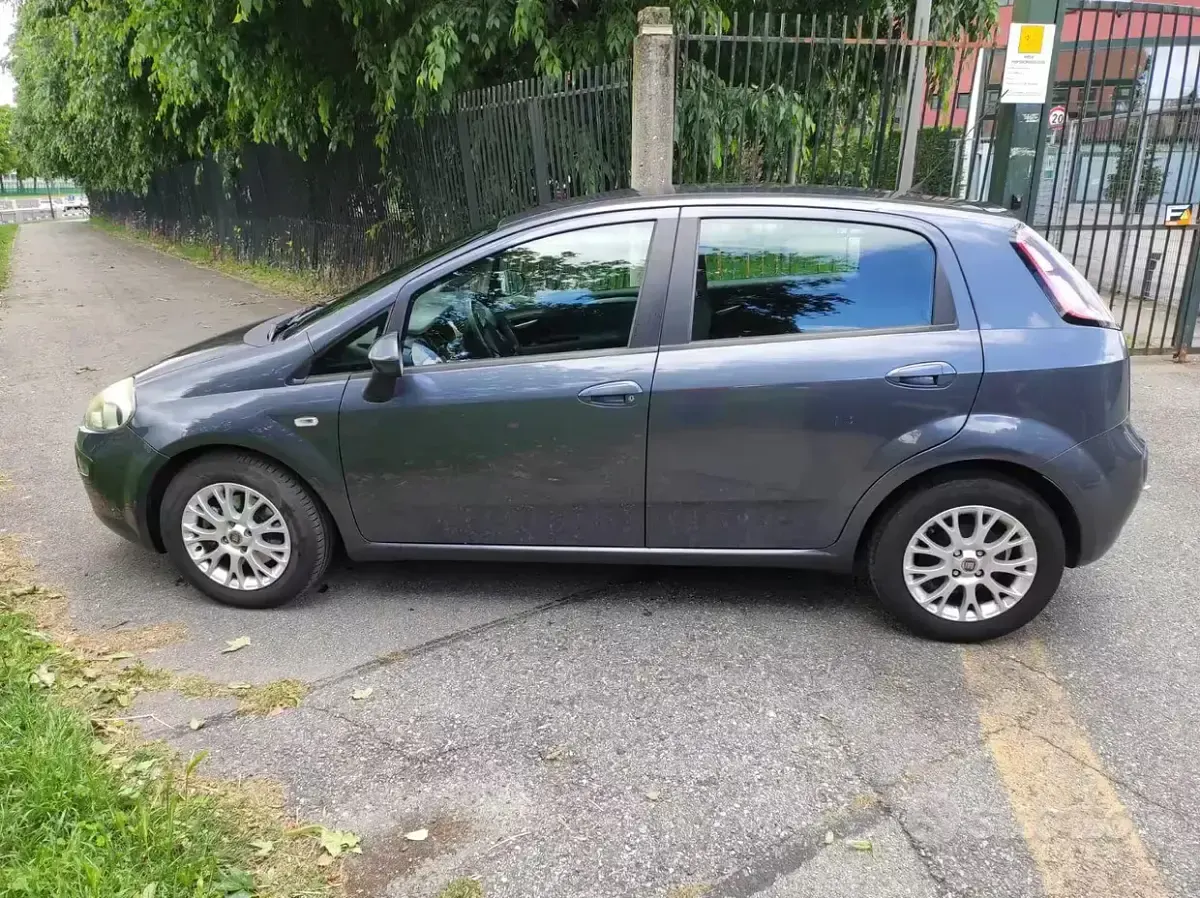 Usata Fiat Punto Evo S 95 CV (69 kW) 2011 Grigio Utilitaria