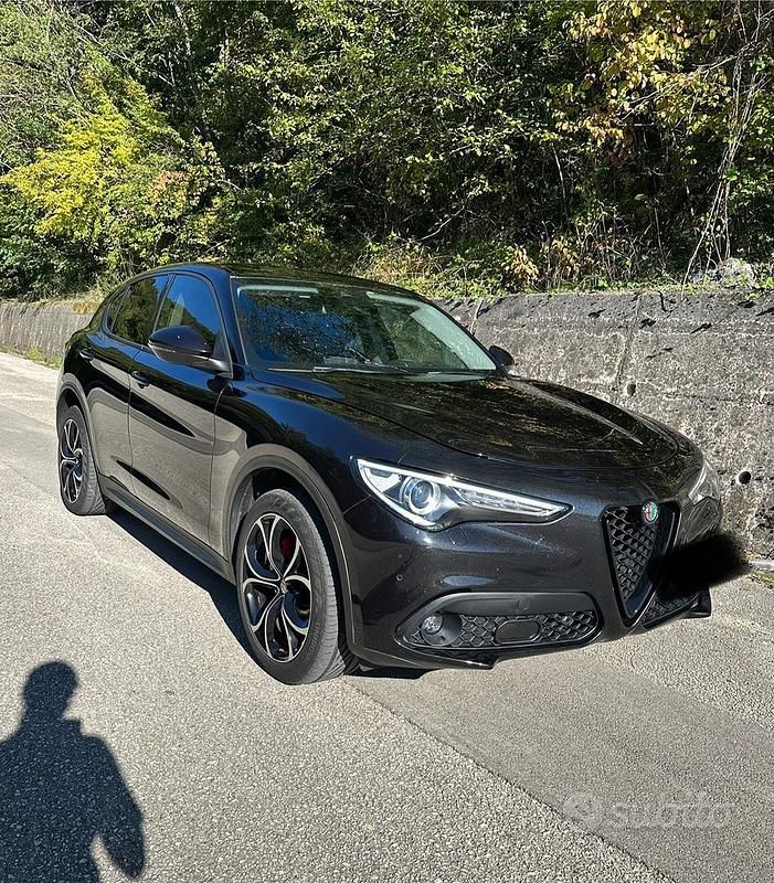 Usata Alfa Romeo Stelvio Executive 210 CV (154 kW) 2017 Nero SUV