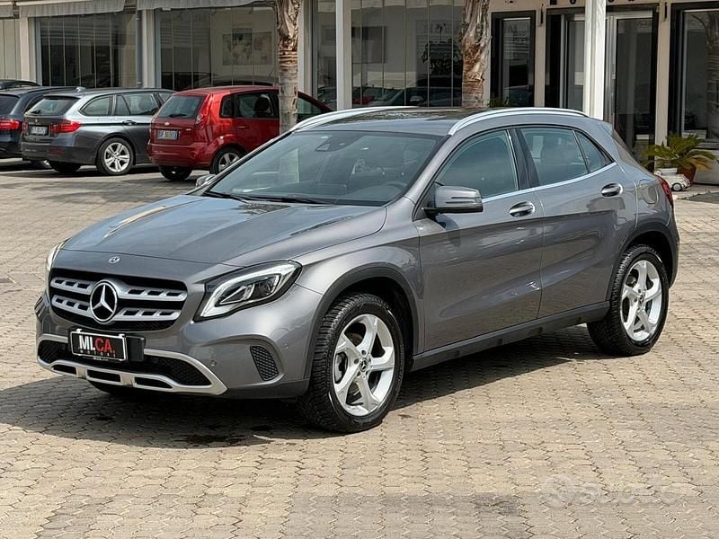 Usata Mercedes GLA200 Premium 136 CV (100 kW) 2018 Grigio SUV