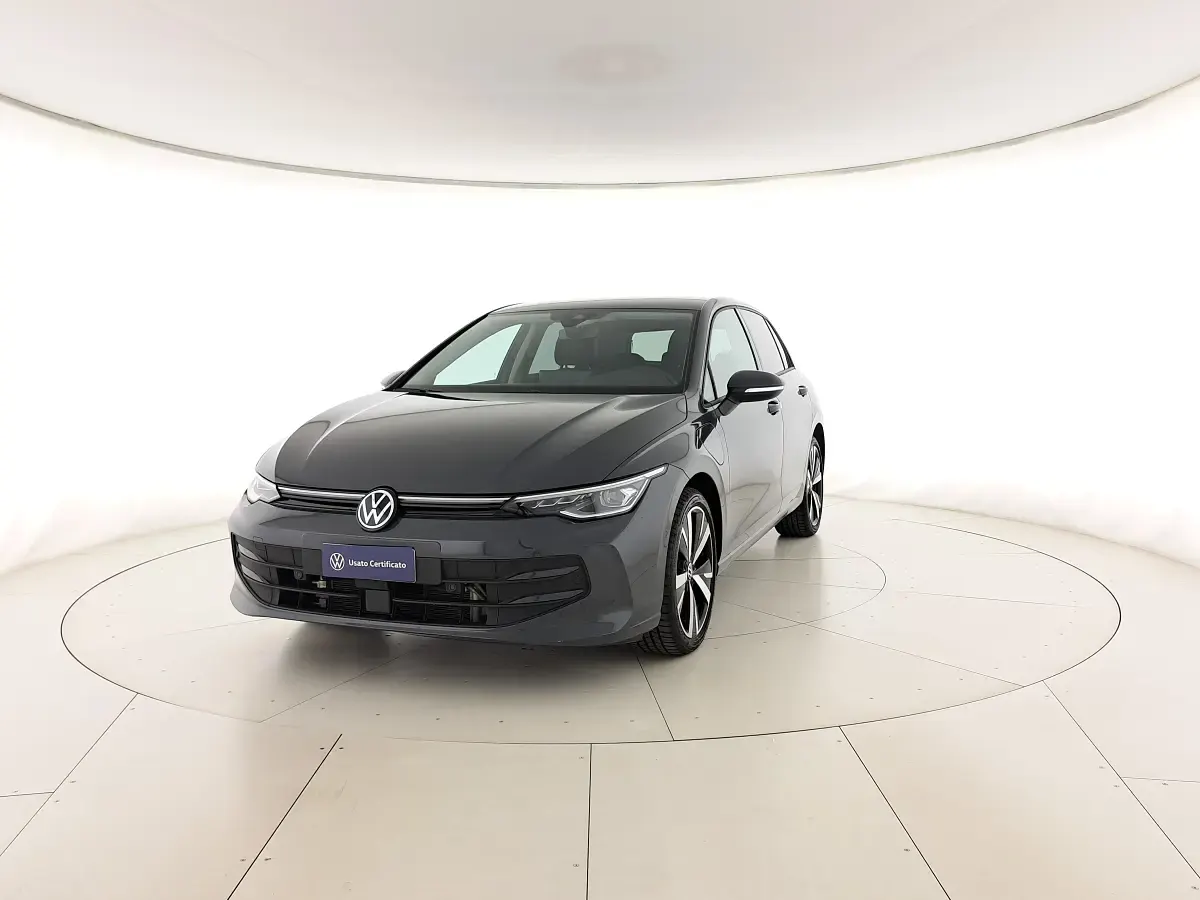 Usata VW Golf VIII Edition 204 CV (150 kW) 2025 Dolphin grey metallizzato Berlina