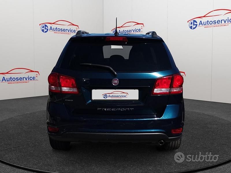 Usata Fiat Freemont Cross 170 CV (125 kW) 2015 Blu SUV