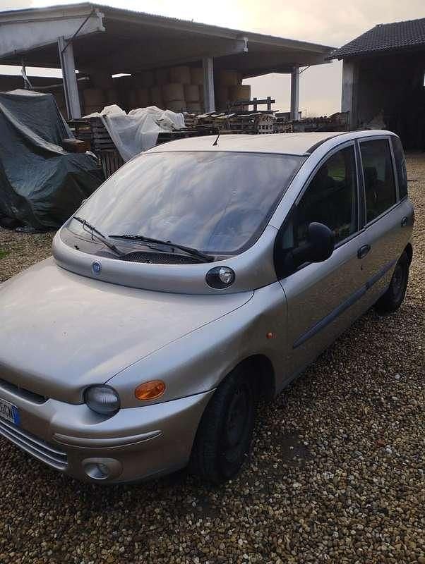 Usata Fiat Multipla 116 CV (85 kW) 2003 Grigio Monovolume
