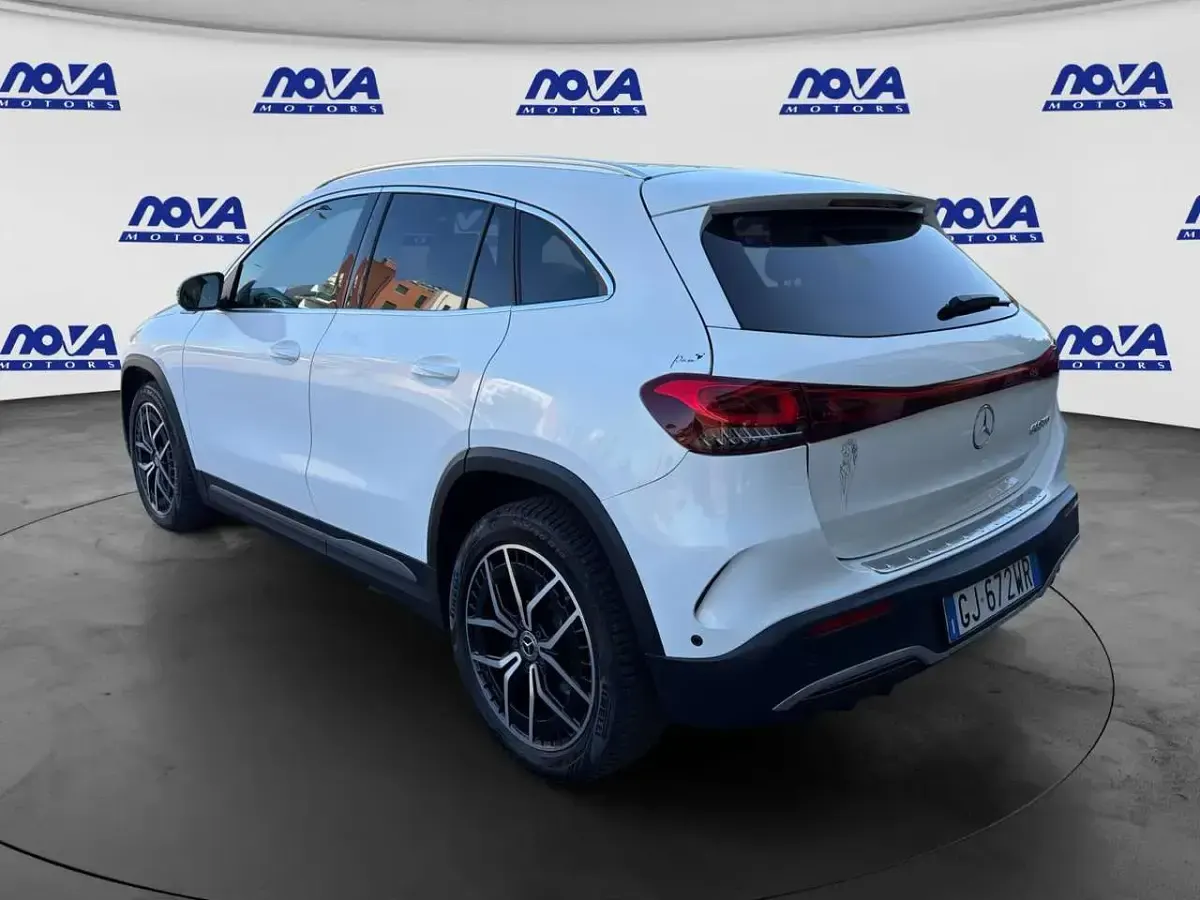 Usata Mercedes EQA300 Premium 80 kW (109 CV) 2022 Bianco SUV