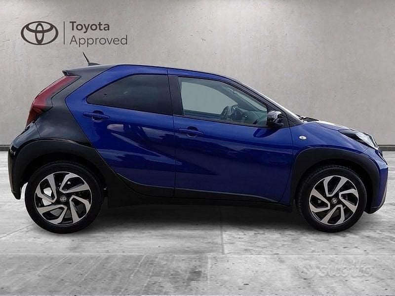 Usata Toyota Aygo X Trend 72 CV (52 kW) 2023 Blu SUV
