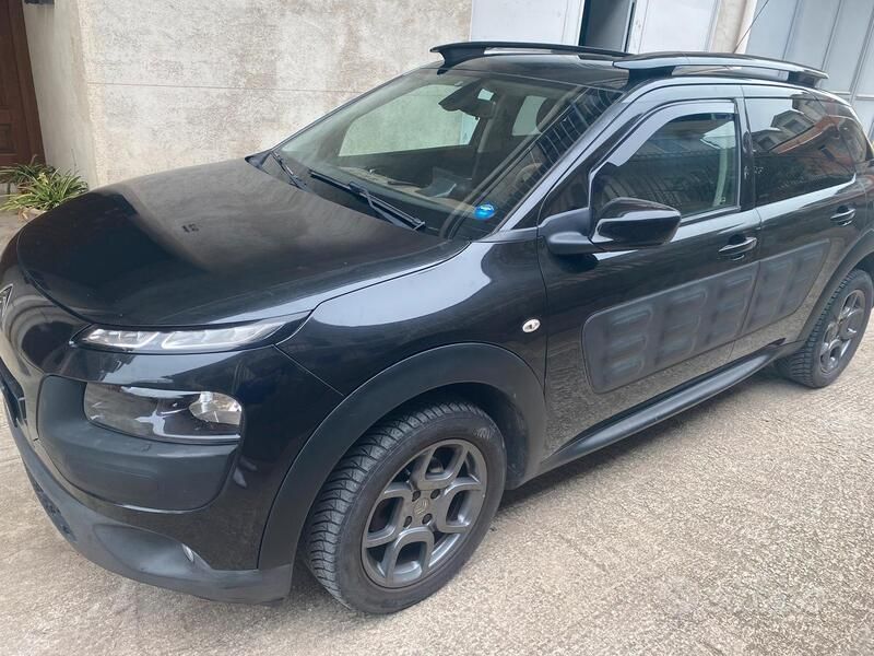 Nero Usata 2015 Citroën C4 Cactus Due volumi | 7500 € (Buon prezzo) - Immagine 1/4