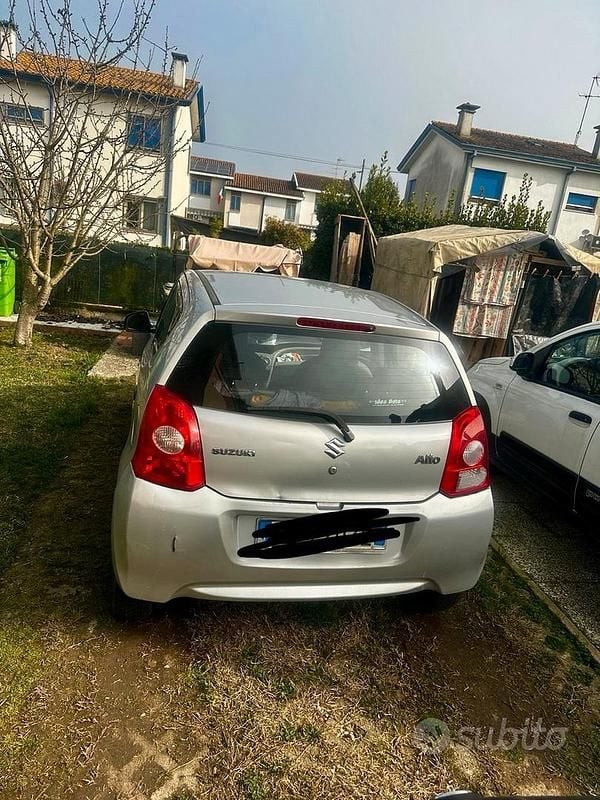 Usata Suzuki Alto 68 CV (50 kW) 2010 Grigio Utilitaria