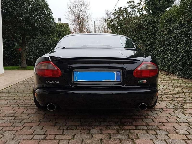 Usata Jaguar XKR 363 CV (266 kW) 1999 Nero Coupé