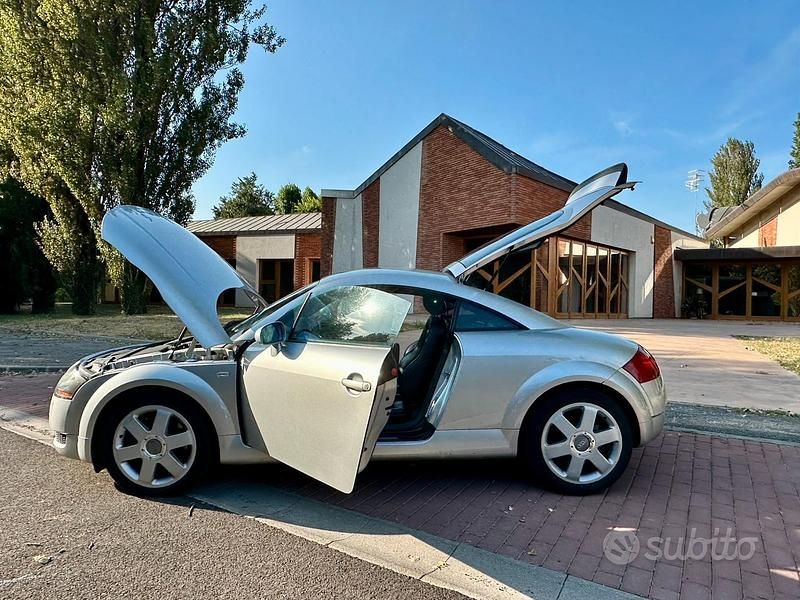 Usata Audi TT 225 CV (165 kW) 2000 Grigio Coupé